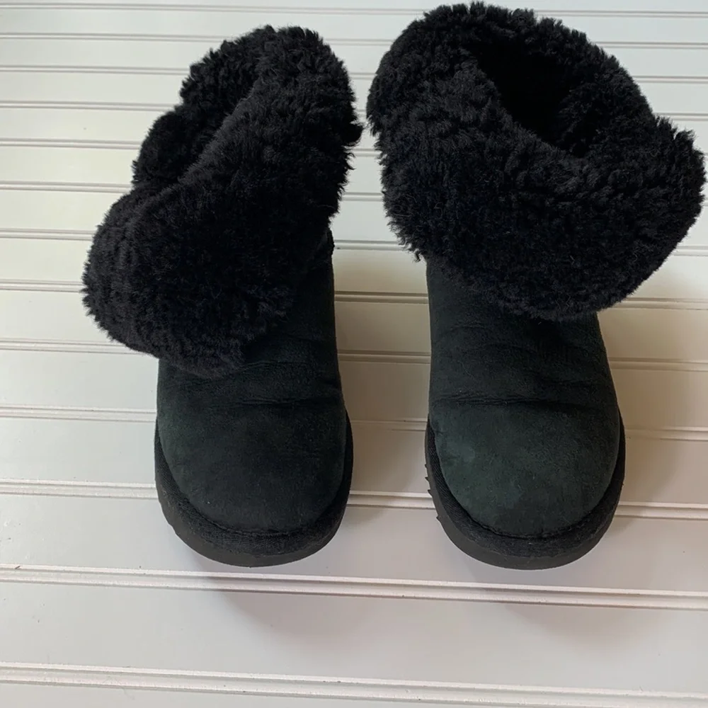UGG Australia Bailey Button Black boot.  Size 6